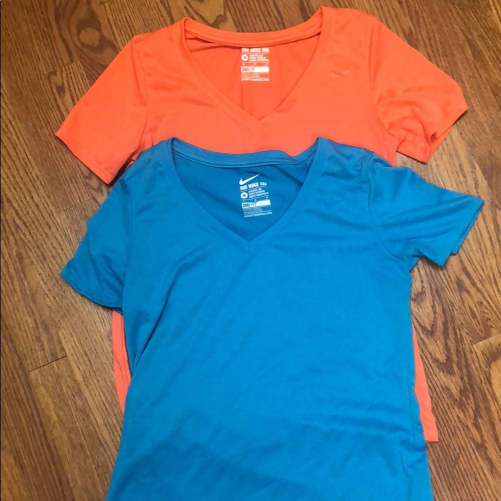 2 medium Nike dryfit athletic cut women’s tees